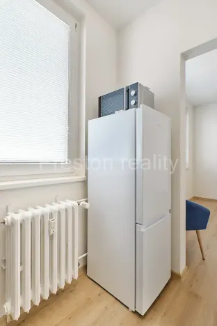 Pronájem bytu 1+kk, Praha - Modřany, Angelovova, 28 m2