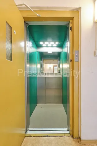 Pronájem bytu 1+kk, Praha - Modřany, Angelovova, 28 m2