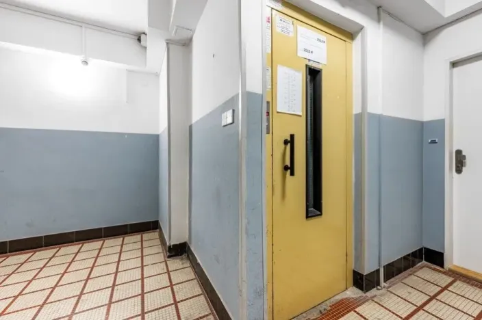 Pronájem bytu 2+kk, Praha - Karlín, Sokolovská, 58 m2