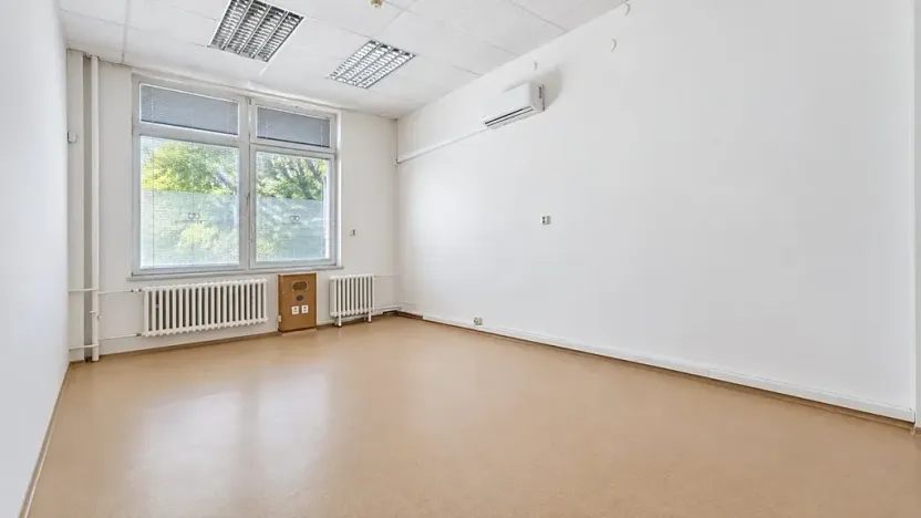 Pronájem kanceláře, Brno, Šujanovo náměstí, 72 m2