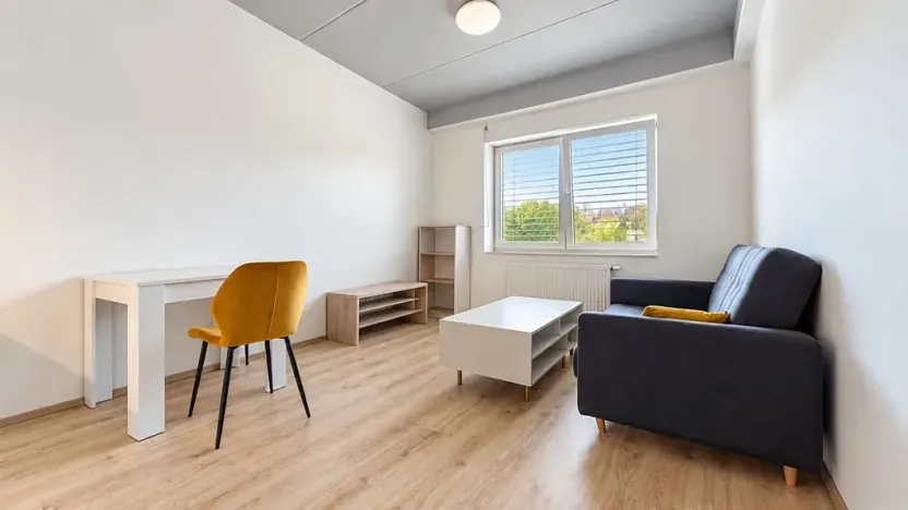 Pronájem bytu 1+kk, Rosice, Sportovní, 34 m2