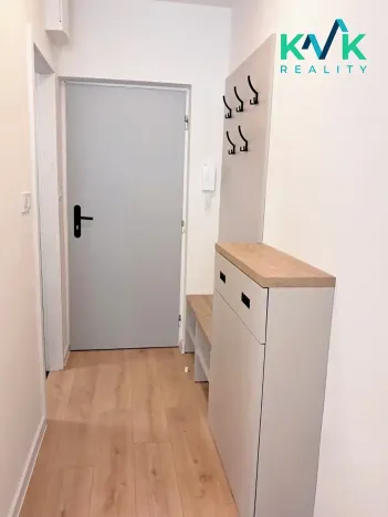 Pronájem bytu 1+1, Karlovy Vary, Úvalská, 36 m2