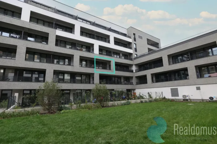 Pronájem bytu 1+kk, Praha - Hloubětín, Poděbradská, 32 m2