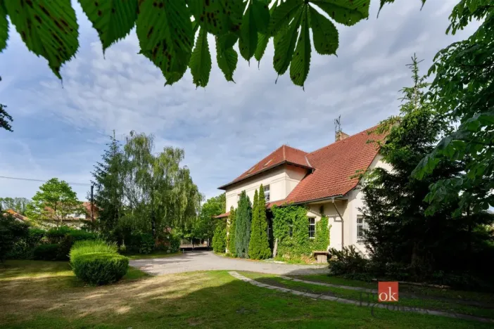 Prodej obchodního prostoru, Hostivice, Čsl. armády, 1000 m2