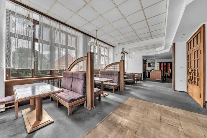 Prodej ubytování, Červený Kostelec, náměstí T. G. Masaryka, 1120 m2