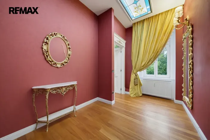 Prodej bytu 2+1, Karlovy Vary, nábřeží Jana Palacha, 72 m2