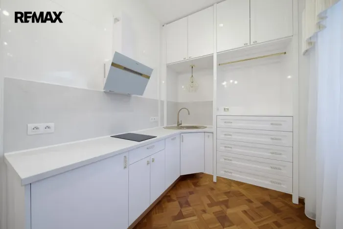 Prodej bytu 2+1, Karlovy Vary, nábřeží Jana Palacha, 72 m2