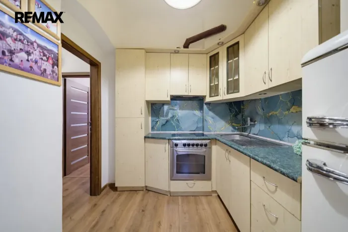 Prodej bytu 4+1, Karlovy Vary, Raisova, 80 m2