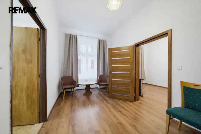 Prodej bytu 4+1, Karlovy Vary, Raisova, 80 m2