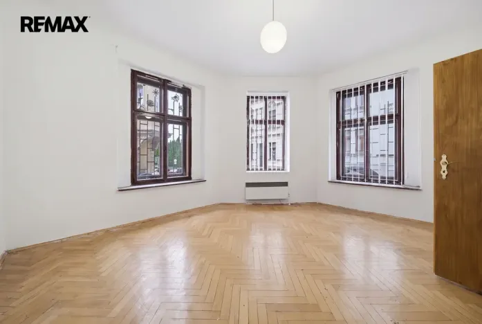 Prodej bytu 4+1, Karlovy Vary, Raisova, 80 m2