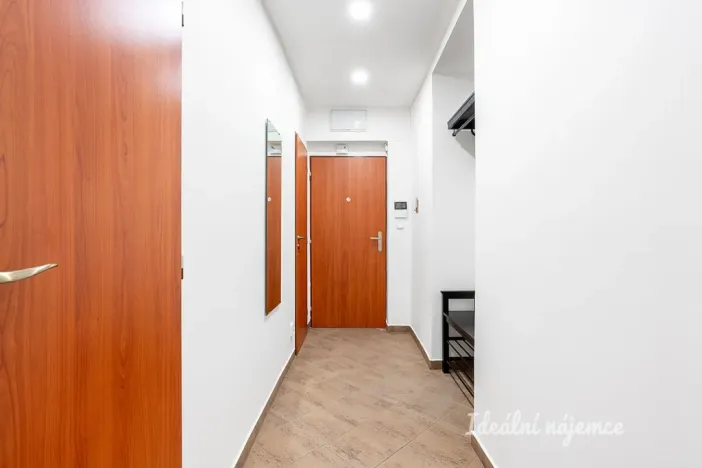 Pronájem bytu 2+kk, Praha - Vysočany, Spojovací, 47 m2