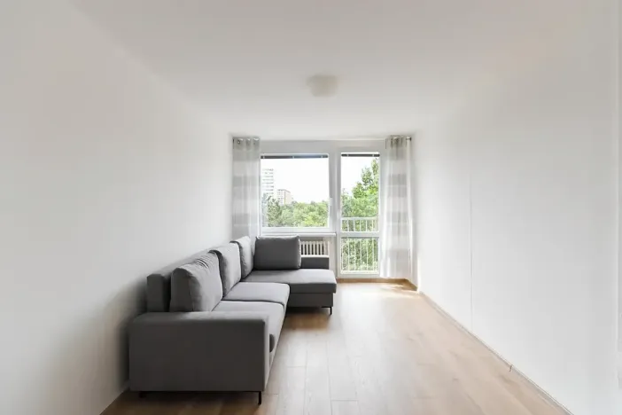Pronájem bytu 2+kk, Praha - Kobylisy, Famfulíkova, 44 m2