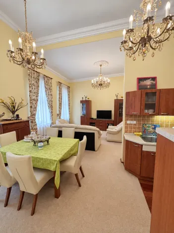 Prodej bytu 3+kk, Karlovy Vary, Sadová, 95 m2