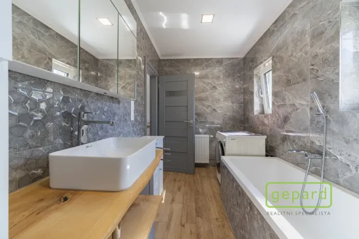 Prodej bytu 2+kk, Hranice, Vítězná, 57 m2