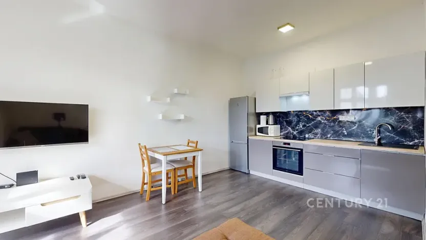 Pronájem bytu 2+kk, Ostrava, Bratrská, 42 m2