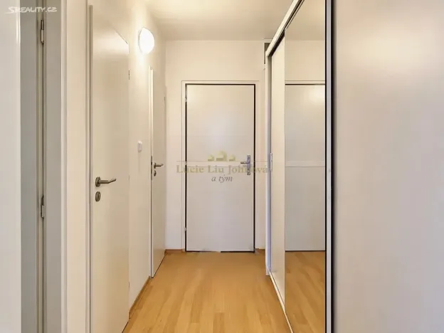 Prodej bytu 2+kk, Praha, Doležalova, 41 m2
