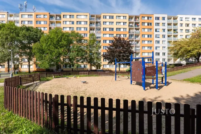 Pronájem bytu 3+kk, Praha - Petrovice, Rezlerova, 63 m2