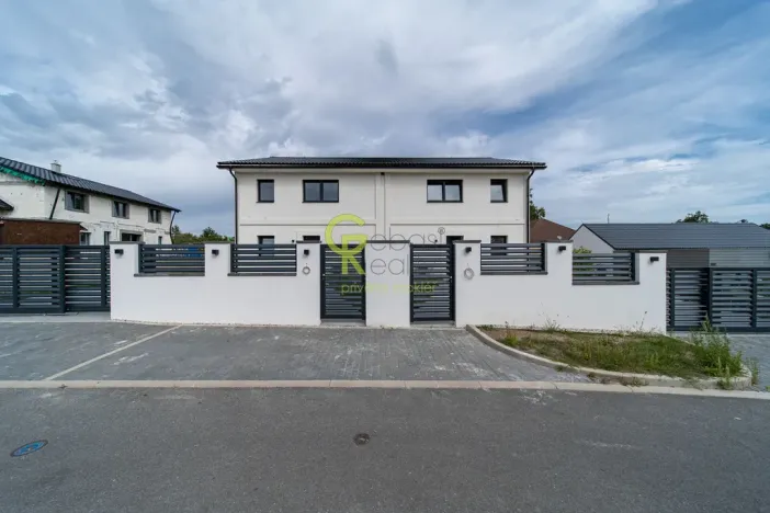 Prodej rodinného domu, Podolanka, V Ohradě, 129 m2