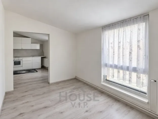 Prodej bytu 2+1, Hostouň, U Tvrze, 52 m2