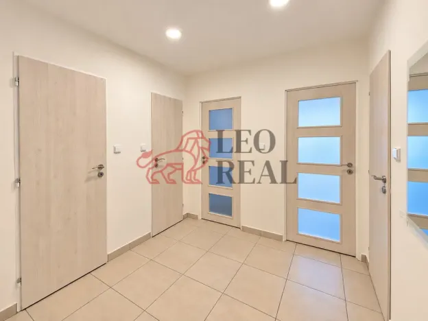 Pronájem bytu 2+kk, Praha - Záběhlice, Choceradská, 54 m2