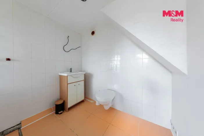 Prodej činžovního domu, Karlovy Vary - Stará Role, Svobodova, 100 m2