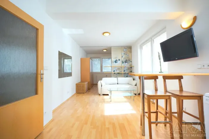 Pronájem bytu 1+kk, Praha - Modřany, 38 m2