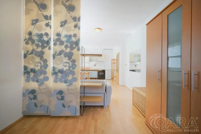 Pronájem bytu 1+kk, Praha - Modřany, 38 m2