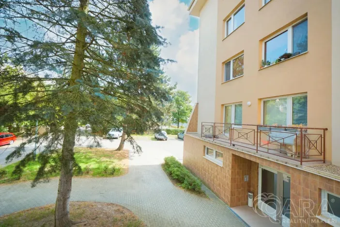 Pronájem bytu 1+kk, Praha - Modřany, 38 m2