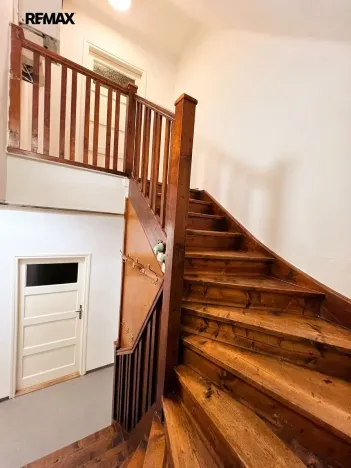 Pronájem bytu 4+1, Praha - Košíře, Urbanova, 90 m2