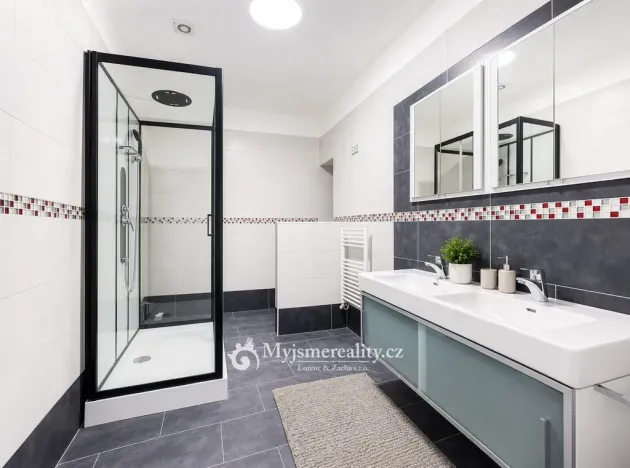 Prodej bytu 4+kk, Znojmo, U Brány, 95 m2