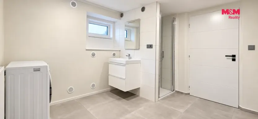 Pronájem atypického bytu, Pardubice - Bílé Předměstí, Ke Tvrzi, 18 m2