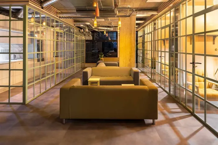 Pronájem atypického bytu, Praha - Vysočany, Poděbradská, 141 m2