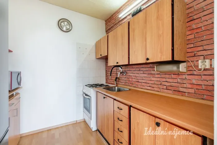 Pronájem bytu 2+kk, Praha - Prosek, Zárybská, 41 m2