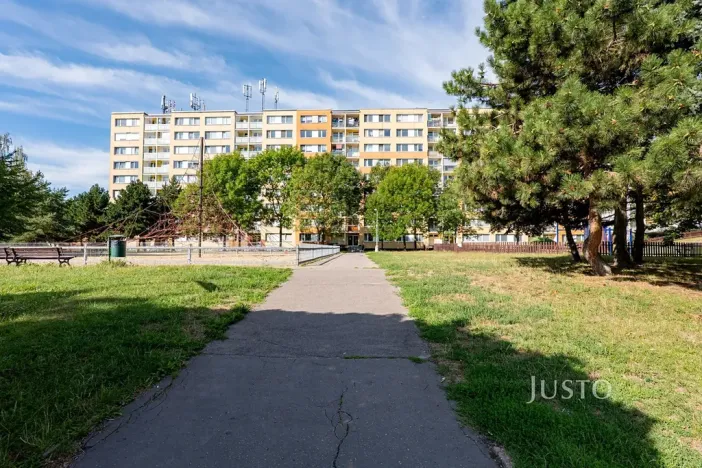 Pronájem bytu 3+kk, Praha - Petrovice, Rezlerova, 63 m2