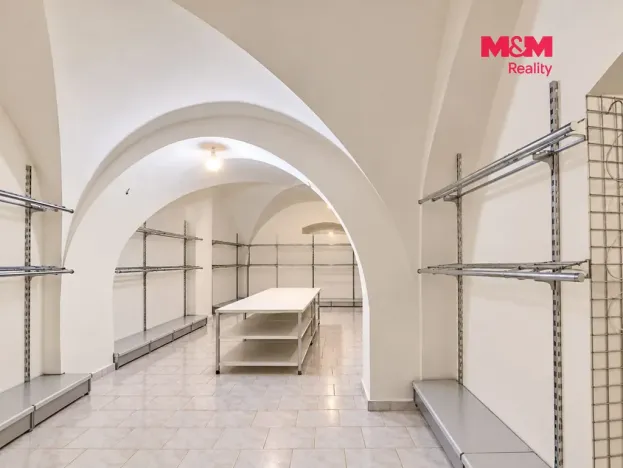 Pronájem obchodního prostoru, Kostelec nad Černými lesy, náměstí Smiřických, 74 m2