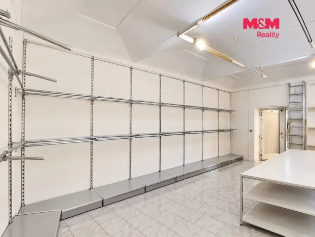 Pronájem obchodního prostoru, Kostelec nad Černými lesy, náměstí Smiřických, 74 m2