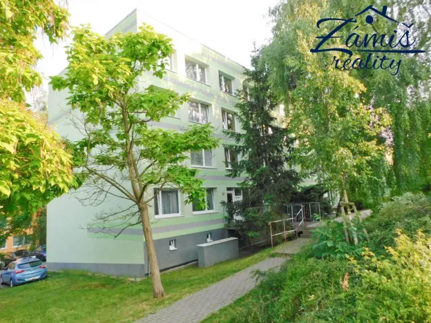 Pronájem bytu 2+kk, Králův Dvůr, Nad Stadionem, 39 m2