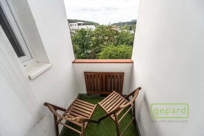 Pronájem bytu 2+kk, Praha, Oblouková, 50 m2
