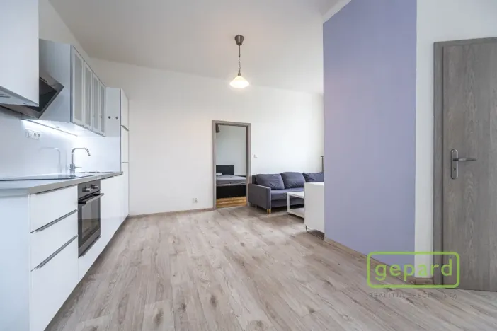 Pronájem bytu 2+kk, Praha, Oblouková, 50 m2