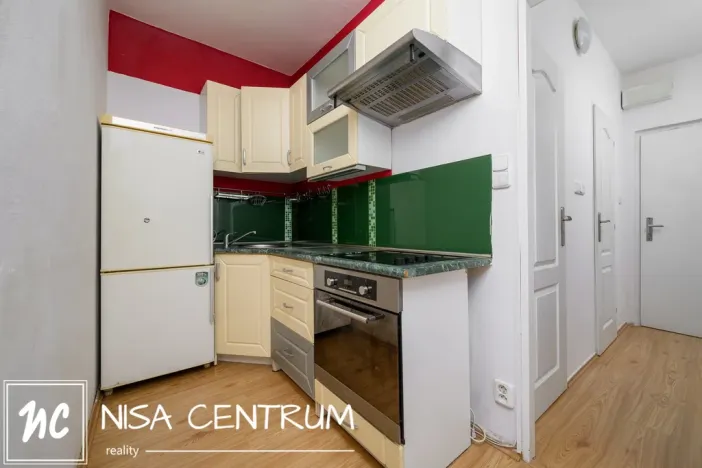 Pronájem bytu 1+1, Liberec, Nad Školou, 37 m2