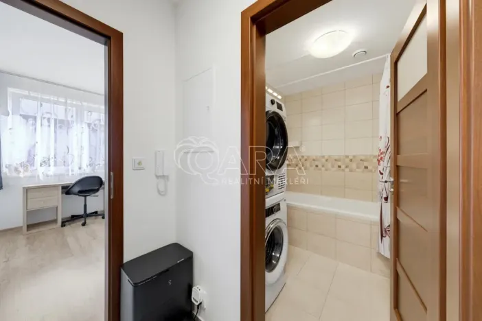 Prodej bytu 2+kk, Chýně, Uherova, 53 m2