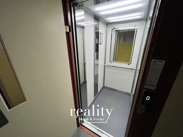 Pronájem bytu 1+1, Znojmo, Gagarinova, 33 m2