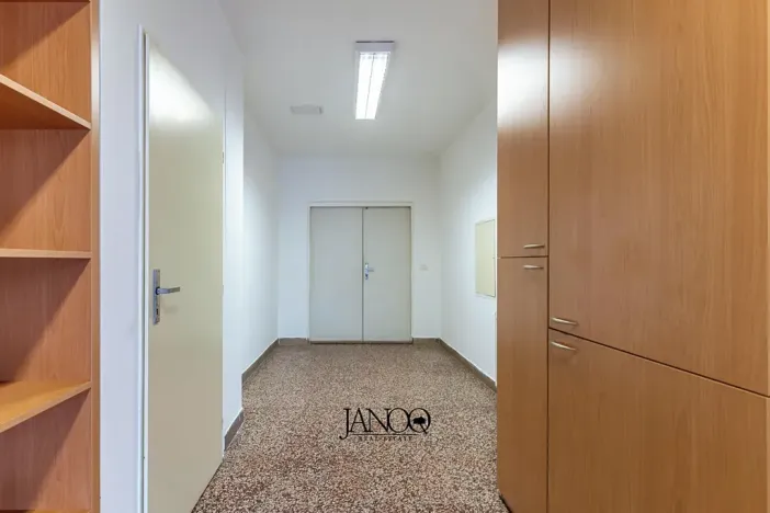 Pronájem kanceláře, Bílovice nad Svitavou, 87 m2