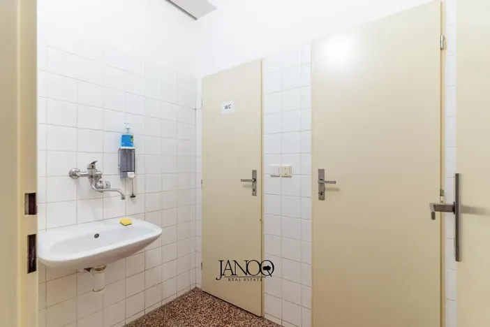 Pronájem kanceláře, Bílovice nad Svitavou, 87 m2