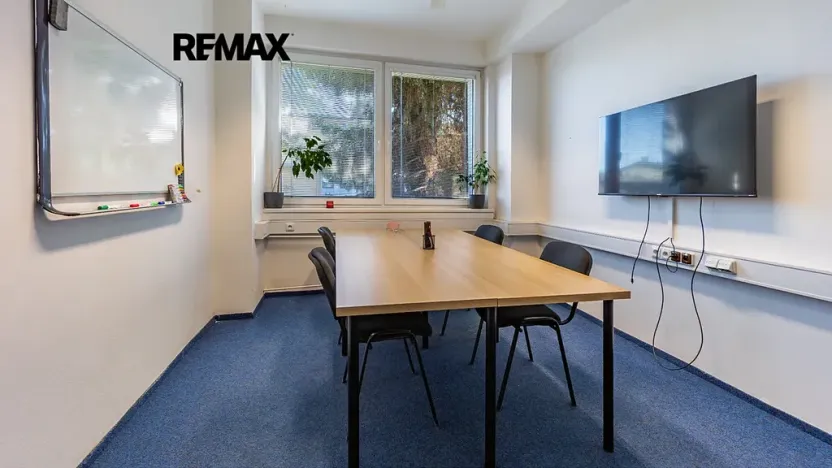 Pronájem kanceláře, Česká Lípa, Děčínská, 350 m2