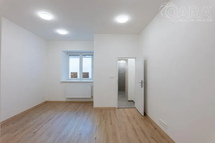 Prodej atypického bytu, Praha - Prosek, Prosecká, 56 m2