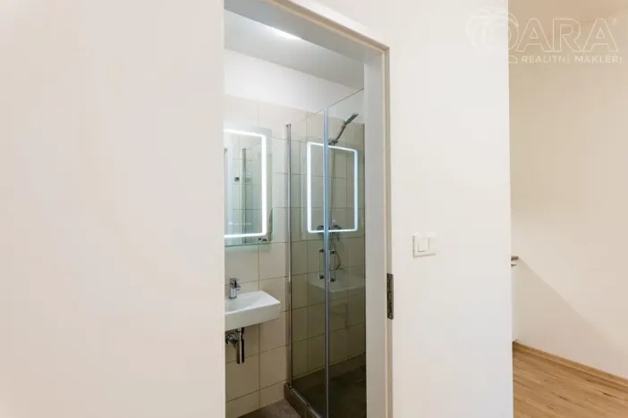 Prodej atypického bytu, Praha - Prosek, Prosecká, 56 m2