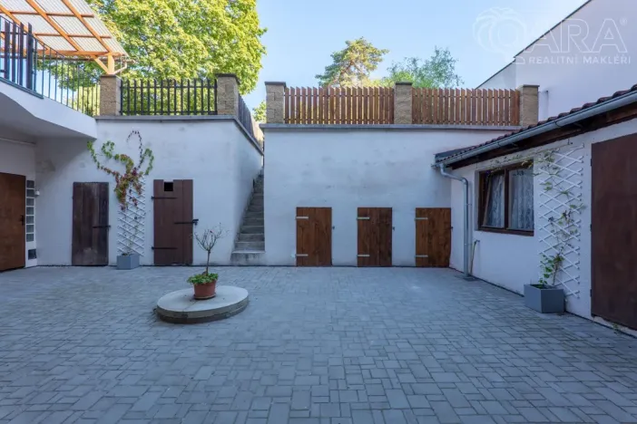 Prodej atypického bytu, Praha - Prosek, Prosecká, 56 m2