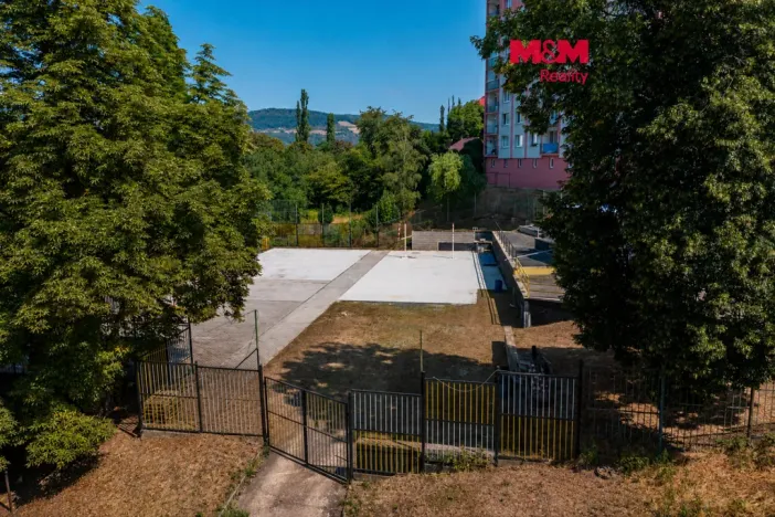 Prodej komerčního pozemku, Ústí nad Labem, Žukovova, 1706 m2