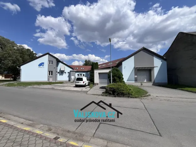 Pronájem ordinace, Hulín, Vrchlického, 300 m2